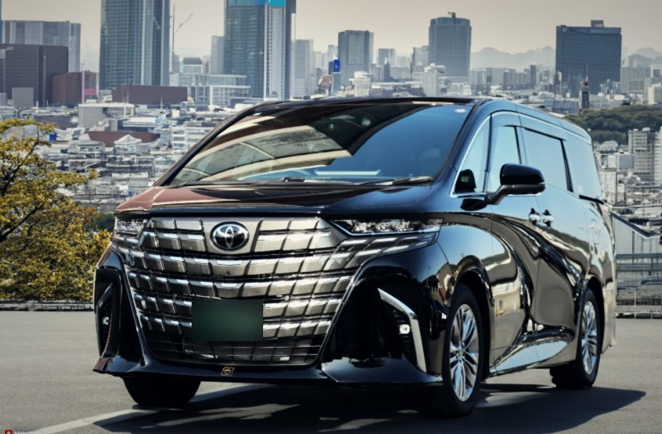 New Toyota Alphard front view