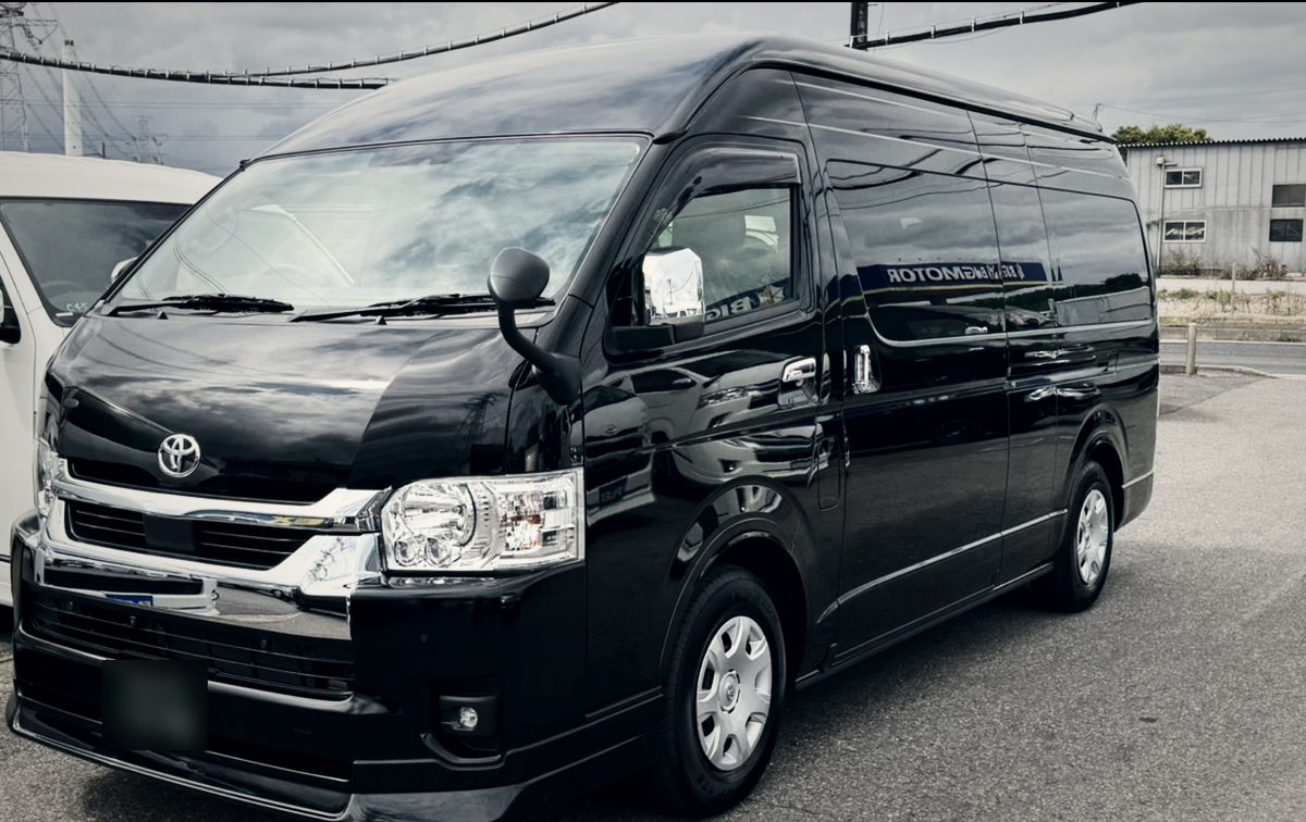 Toyota HiAce Fine Tech Tourer